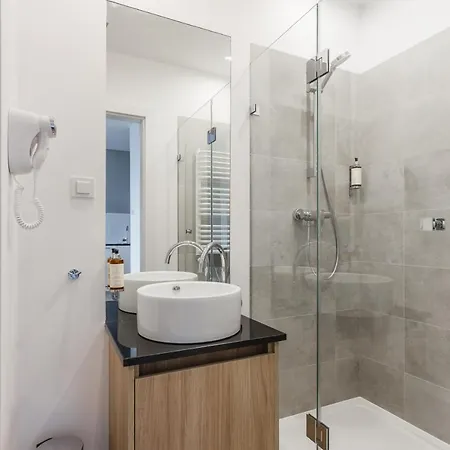 S6 By Platinum Apartahotel